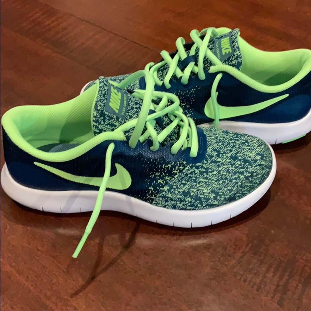 Youth Nike Sneakers size 4y